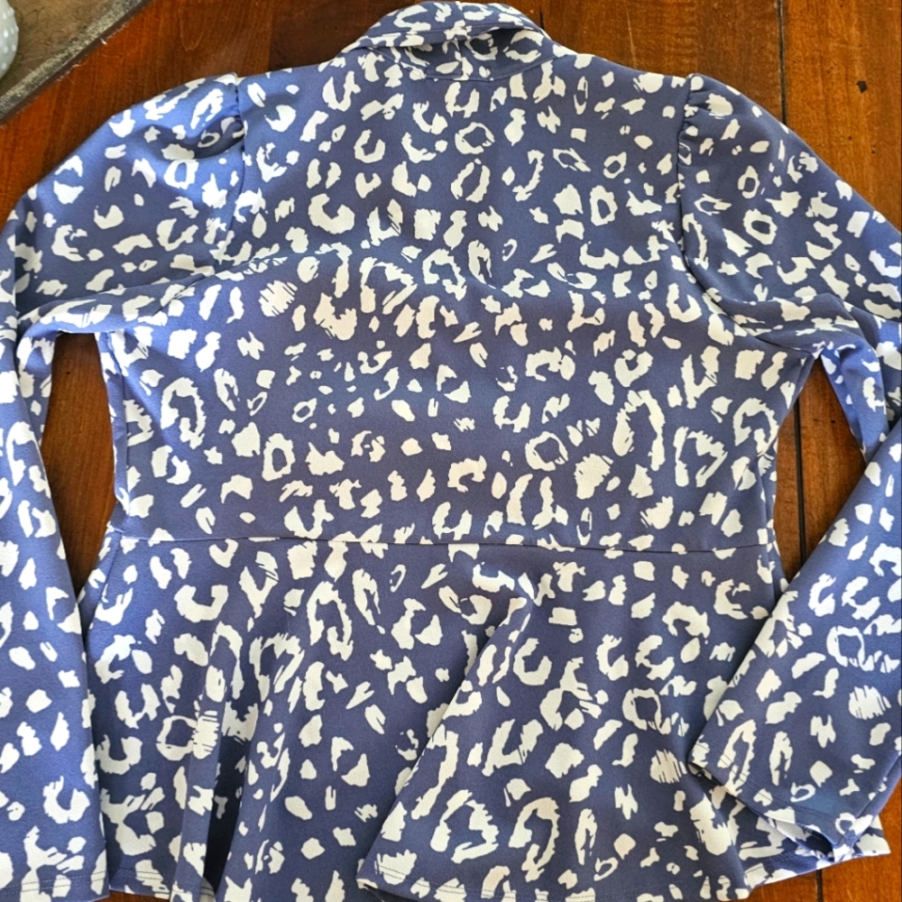 🆕️ Leopard Blazer - Picture 6 of 6